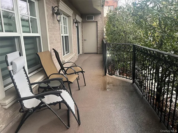 $2,350,000 | 260 Central, Unit 135, Lawrence, NY 11559