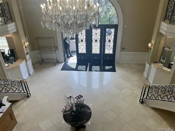 $2,350,000 | 260 Central, Unit 135, Lawrence, NY 11559