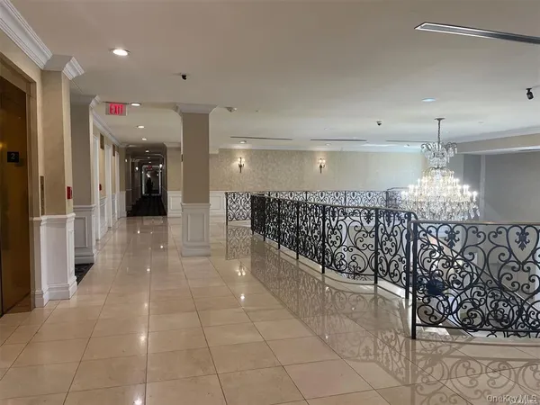 $2,350,000 | 260 Central, Unit 135, Lawrence, NY 11559
