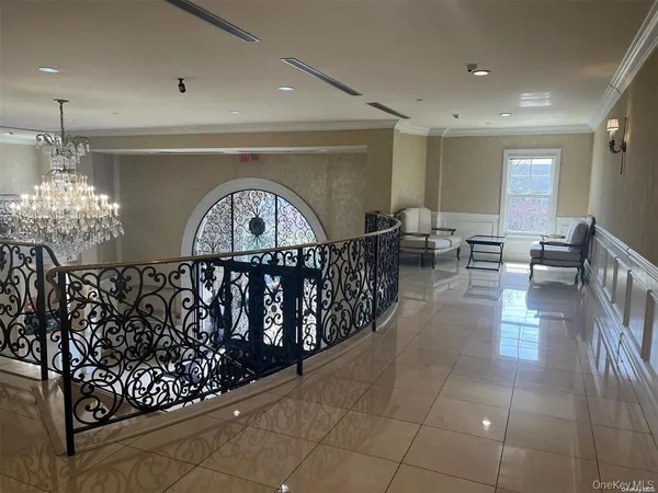 $2,350,000 | 260 Central, Unit 135, Lawrence, NY 11559