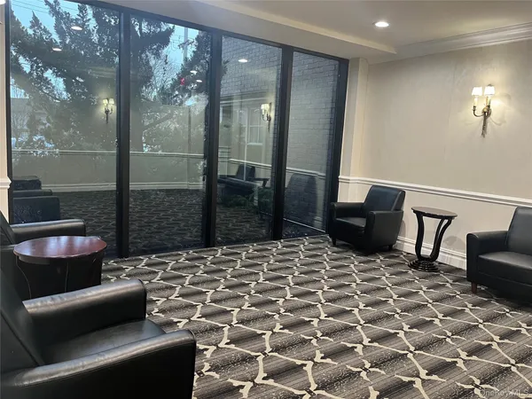 $2,350,000 | 260 Central, Unit 135, Lawrence, NY 11559