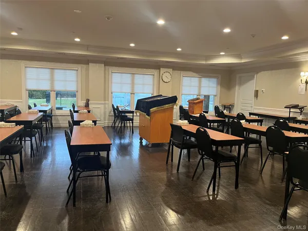 $2,350,000 | 260 Central, Unit 135, Lawrence, NY 11559