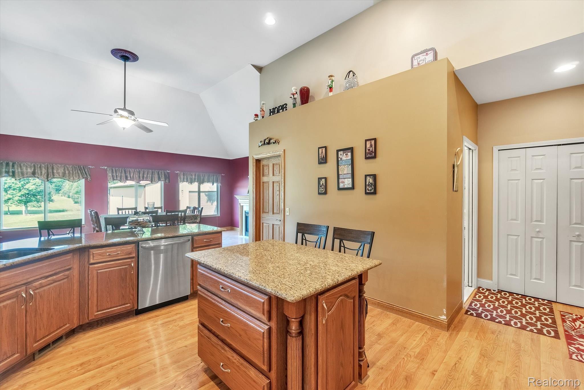 2132 South Oak Road Davison, MI 48423 - Photo 16 of 55 16-2132-S-Oak-Rd-WindowStill-Real-Estate-Photography-16.jpg
