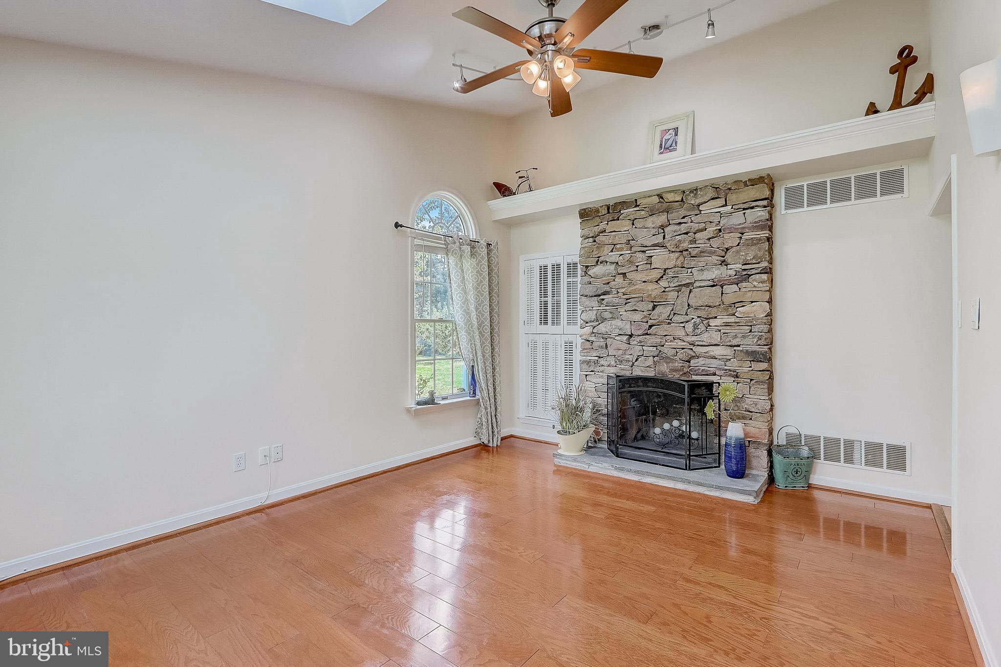 7807 Chesapeake Road Pasadena, MD 21122 - Photo 8 of 40 Gallery Image 8