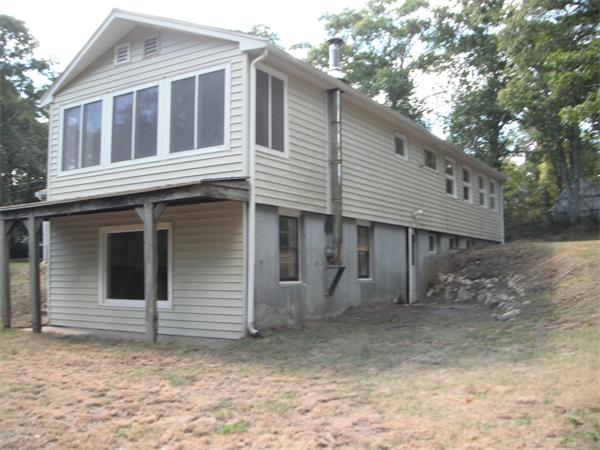 129 Valley Road Plymouth, MA 02360 - Photo 3 of 12 Gallery Image 3