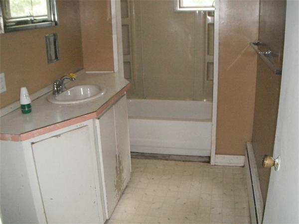 129 Valley Road Plymouth, MA 02360 - Photo 8 of 12 Gallery Image 8