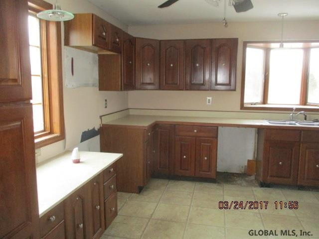 632 Hart Road Amsterdam, NY 12010 - Photo 5 of 25 Photo 5