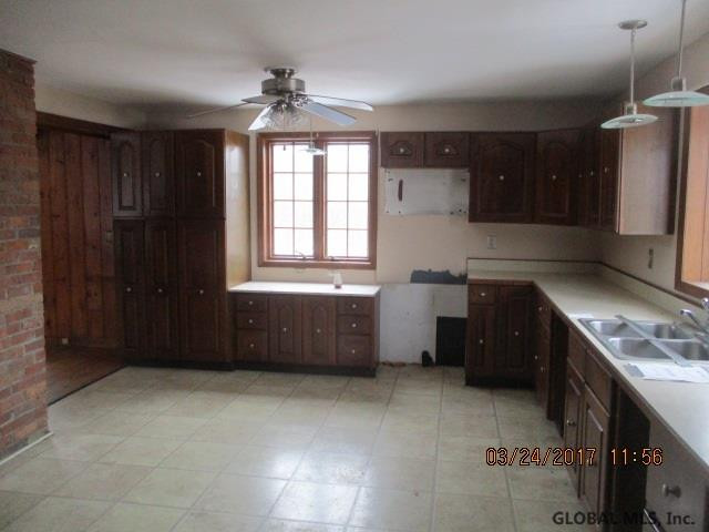 632 Hart Road Amsterdam, NY 12010 - Photo 6 of 25 Photo 6