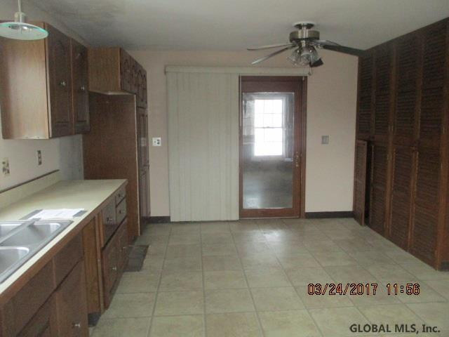 632 Hart Road Amsterdam, NY 12010 - Photo 7 of 25 Photo 7