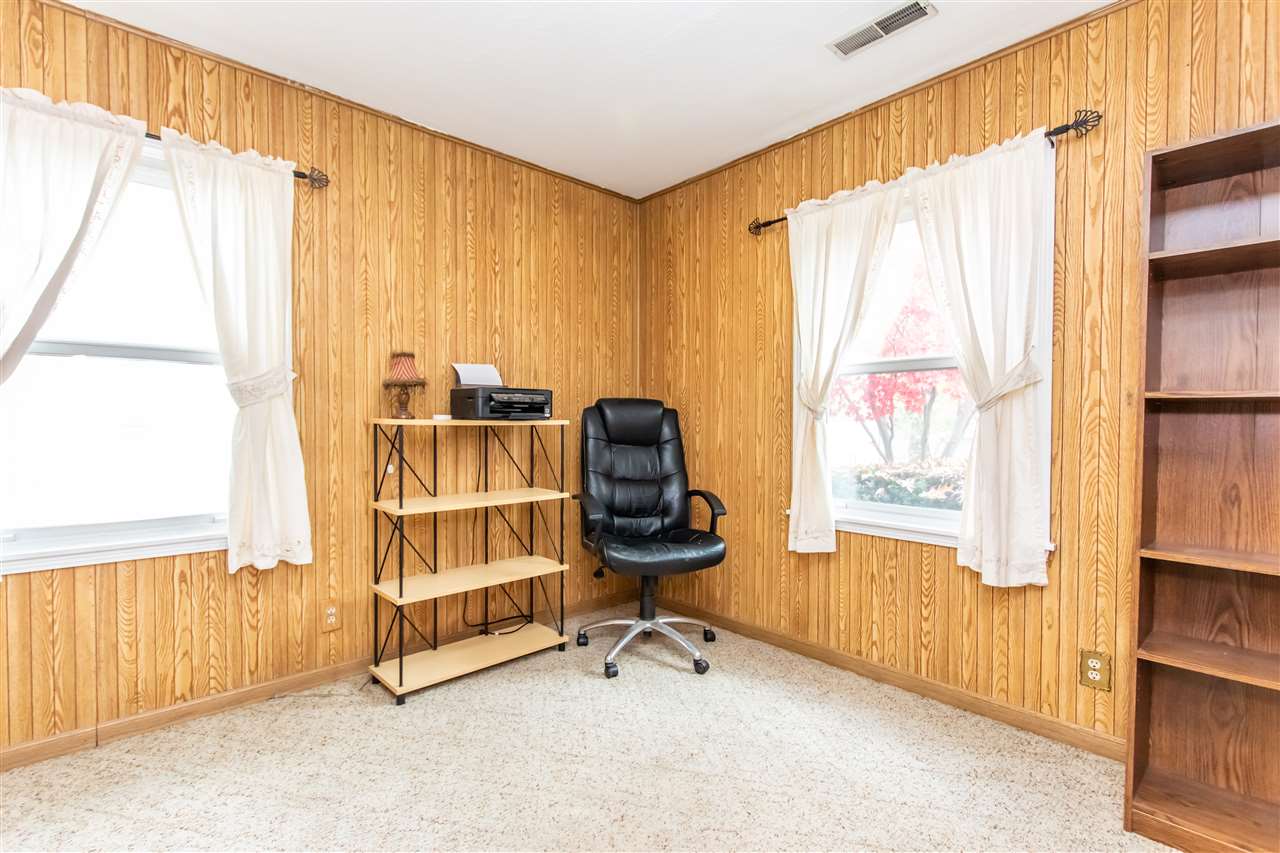 337 West Barrington Road Peoria, IL 61614 - Photo 12 of 21 Gallery Image 12