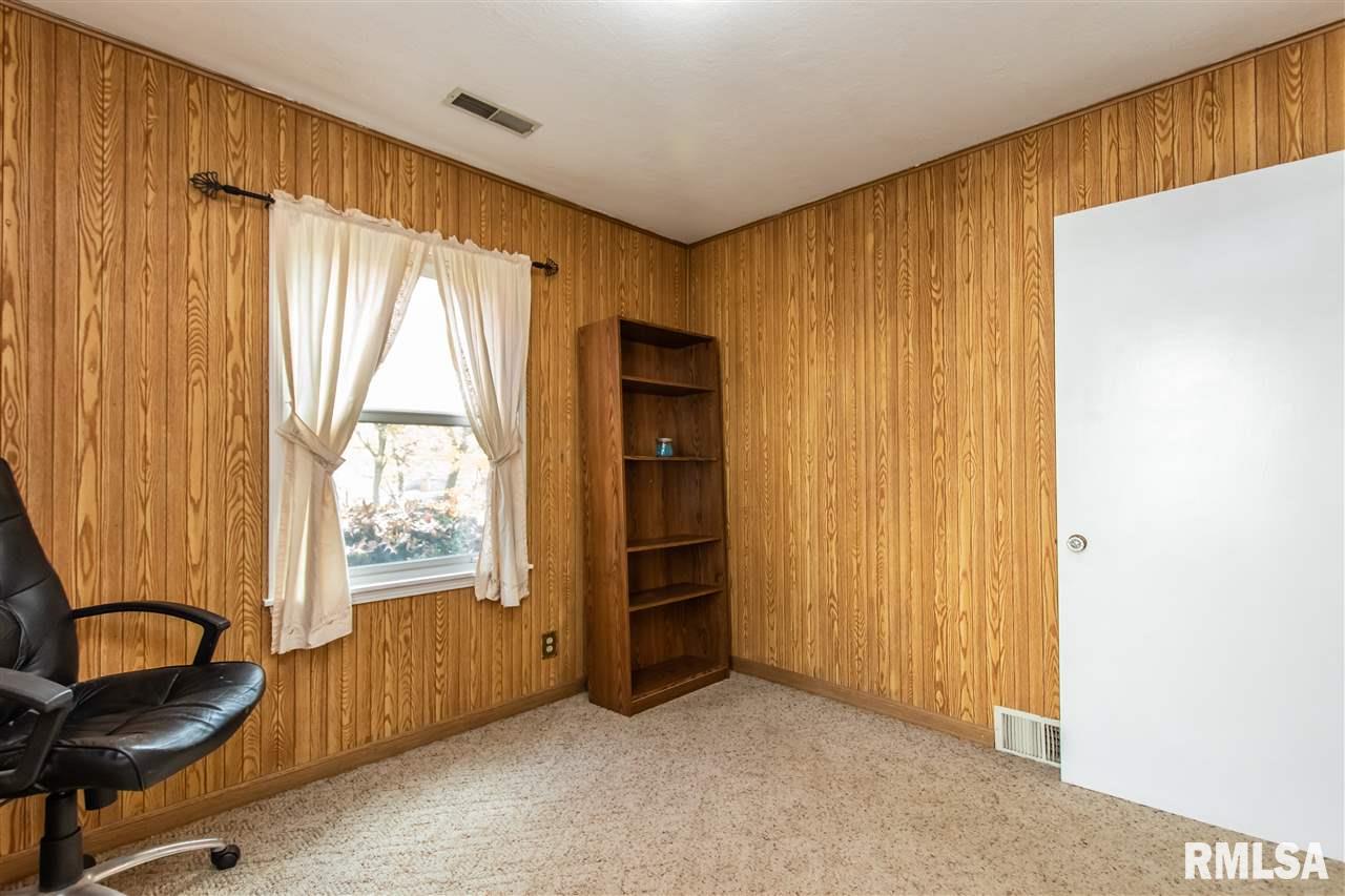 337 West Barrington Road Peoria, IL 61614 - Photo 15 of 21 Gallery Image 15