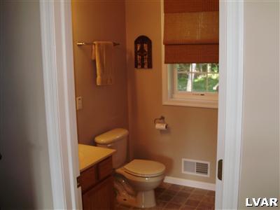 1386 Neola Road Stroudsburg, PA 18360 - Photo 8 of 14 Gallery Image 8
