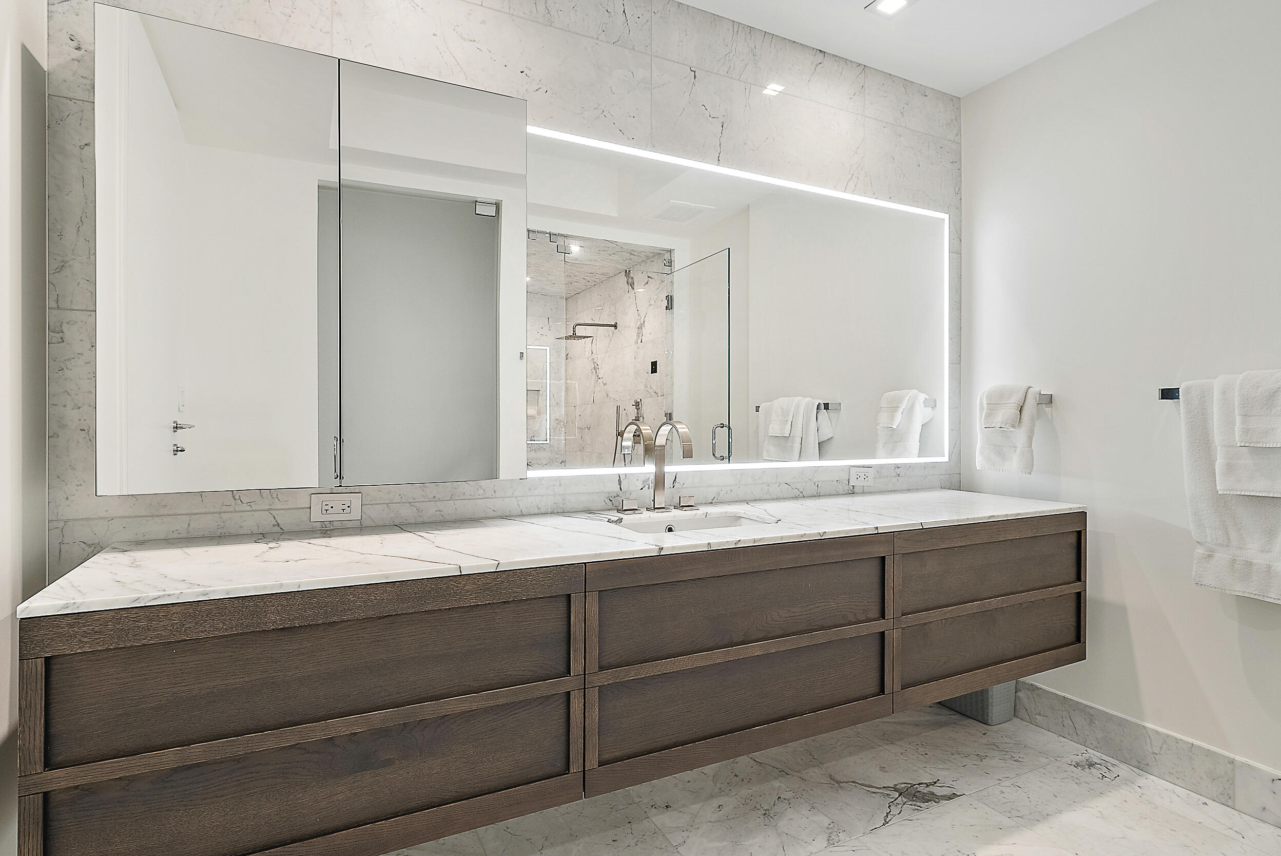 1500 South Beach Road, Unit 302 Tequesta, FL 33469 - Photo 17 of 40 His Primary Bathroom