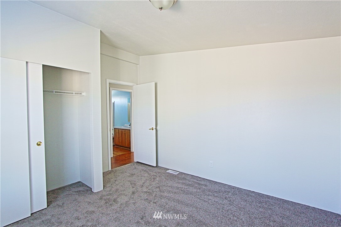18042 Pendleton Street Southwest Rochester, WA 98579 - Photo 8 of 16