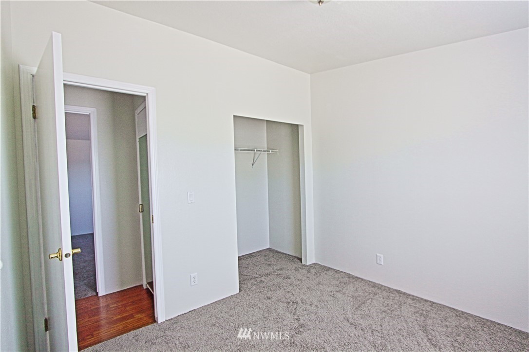 18042 Pendleton Street Southwest Rochester, WA 98579 - Photo 9 of 16