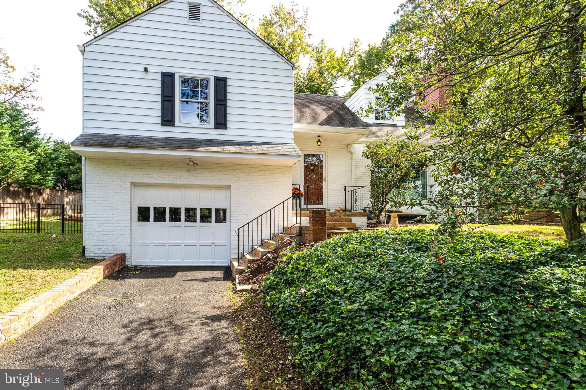7107 Fort Hunt Road Alexandria, VA 22307 - Photo 2 of 62 Front loading garage
