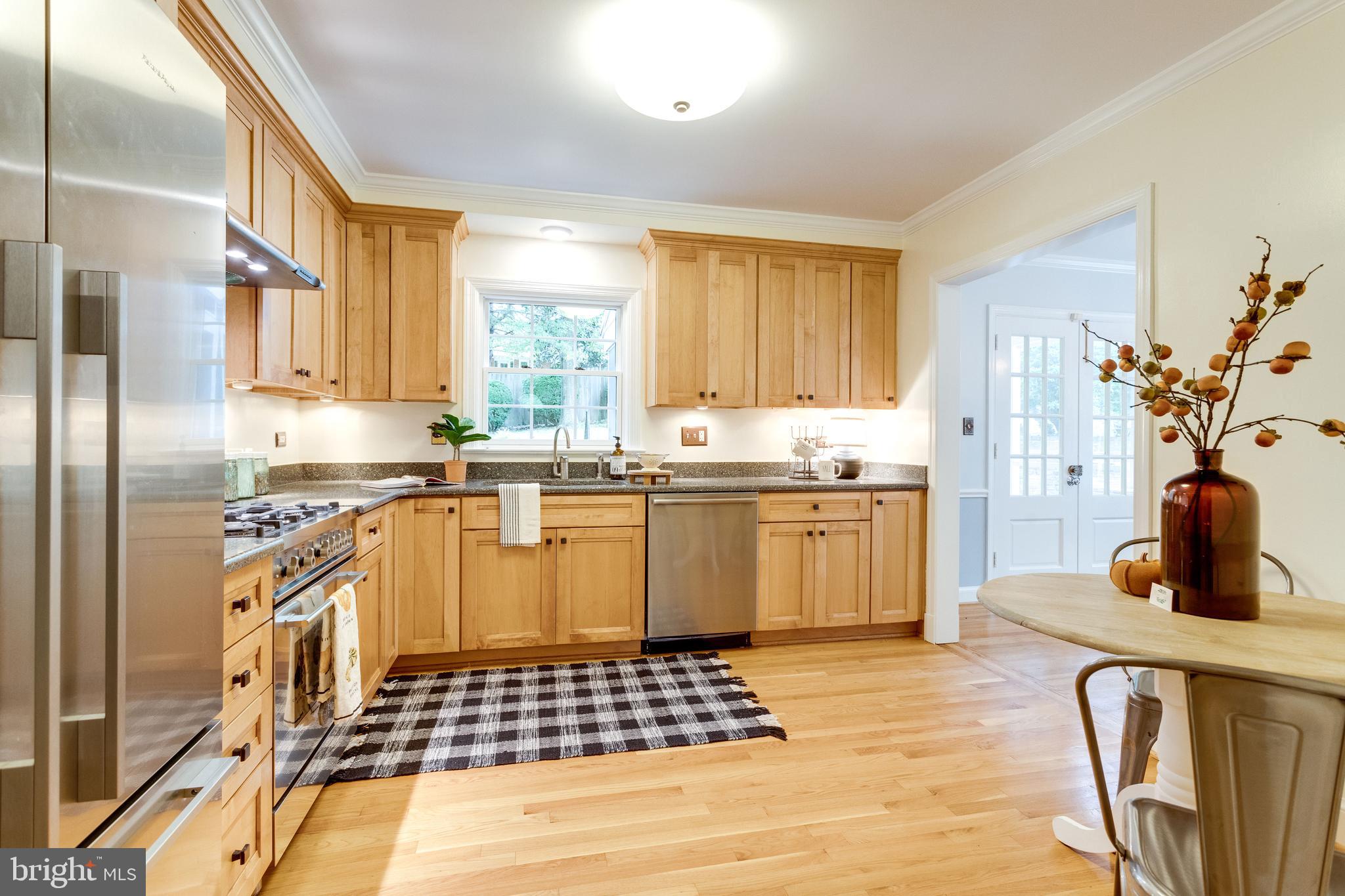 7107 Fort Hunt Road Alexandria, VA 22307 - Photo 19 of 62 Kitchen w/ ample cabinet storage