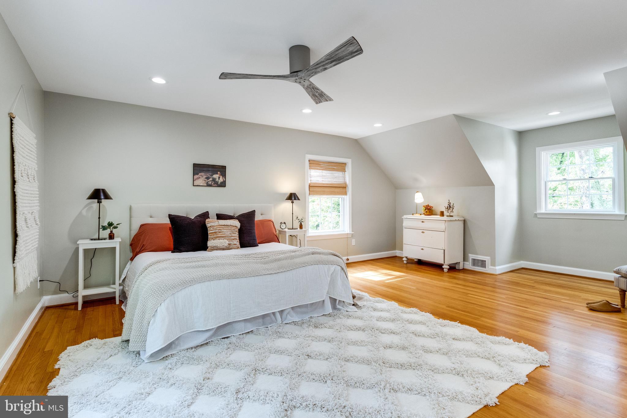 7107 Fort Hunt Road Alexandria, VA 22307 - Photo 39 of 62 Master bedroom