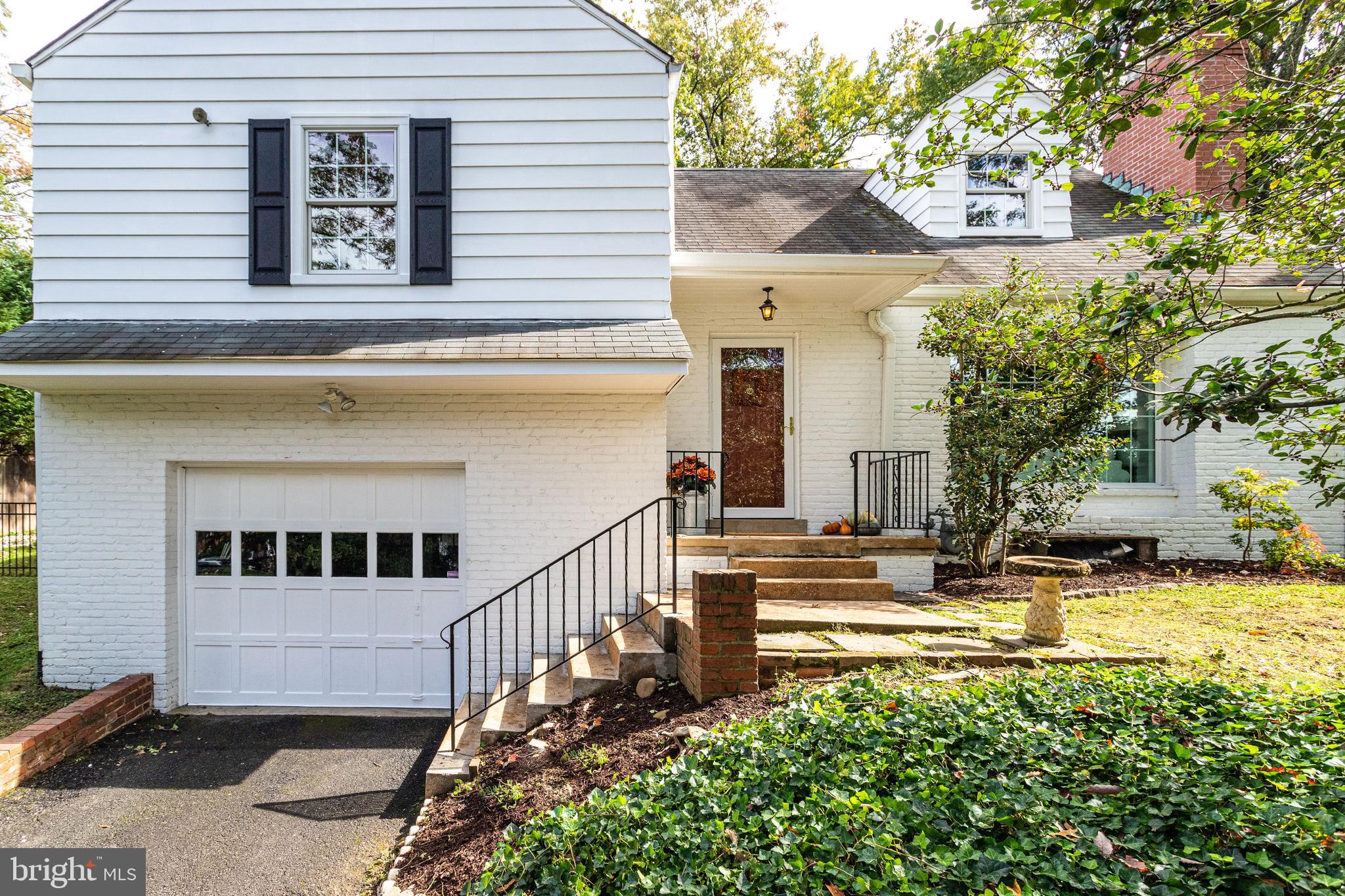 7107 Fort Hunt Road Alexandria, VA 22307 - Photo 5 of 62 Front view of home