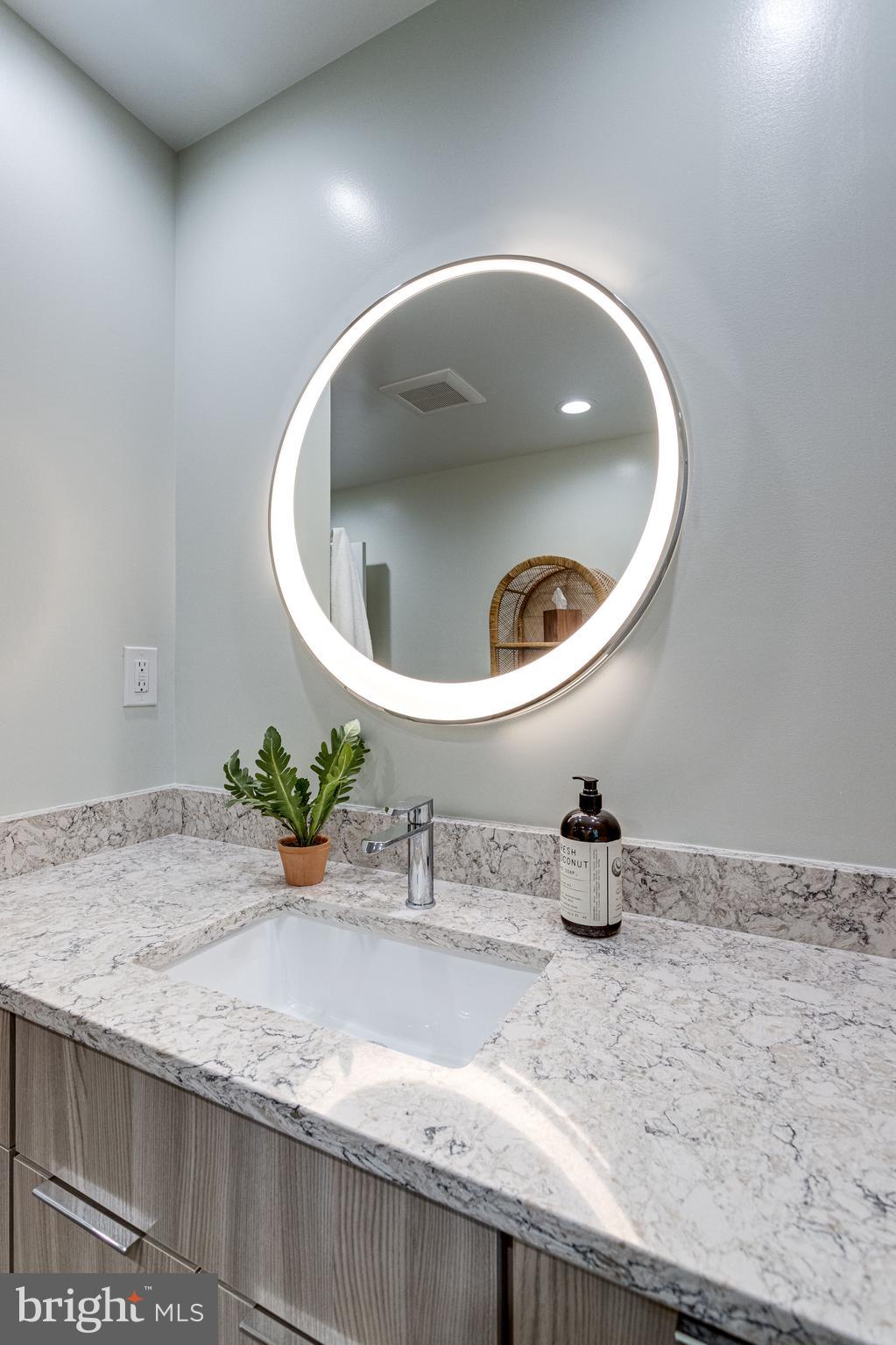 7107 Fort Hunt Road Alexandria, VA 22307 - Photo 46 of 62 Master bathroom