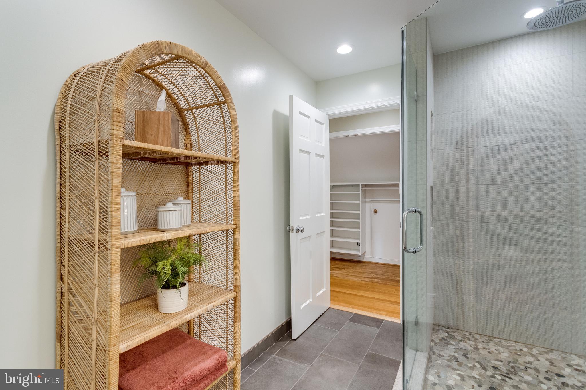 7107 Fort Hunt Road Alexandria, VA 22307 - Photo 48 of 62 Master bathroom