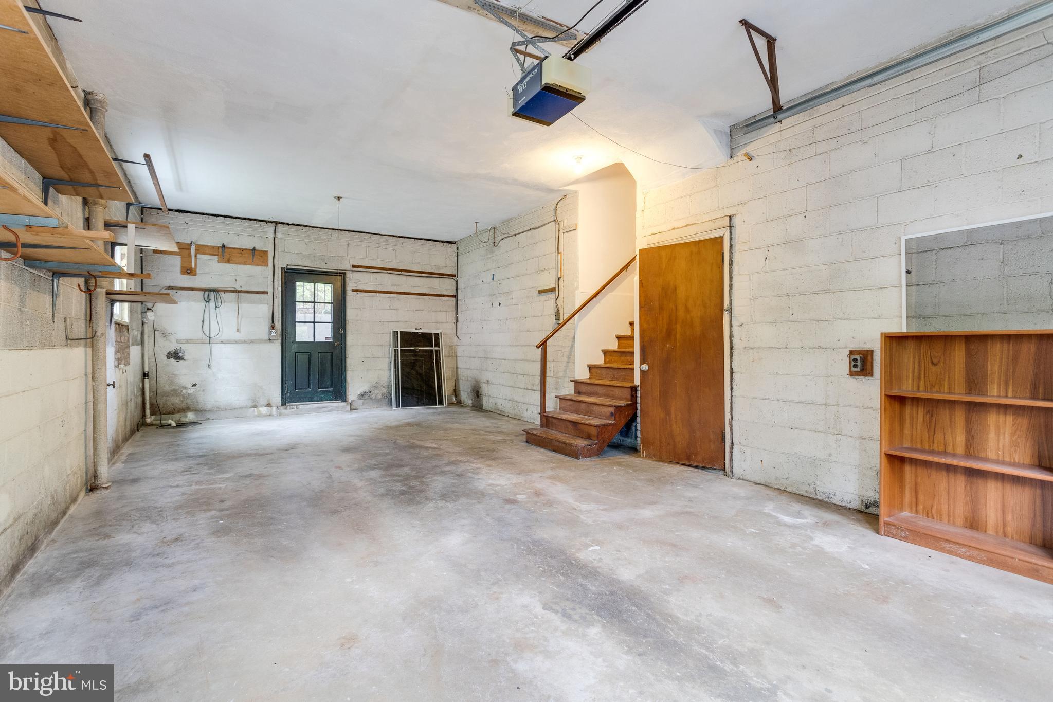 7107 Fort Hunt Road Alexandria, VA 22307 - Photo 50 of 62 1 car garage/front loading