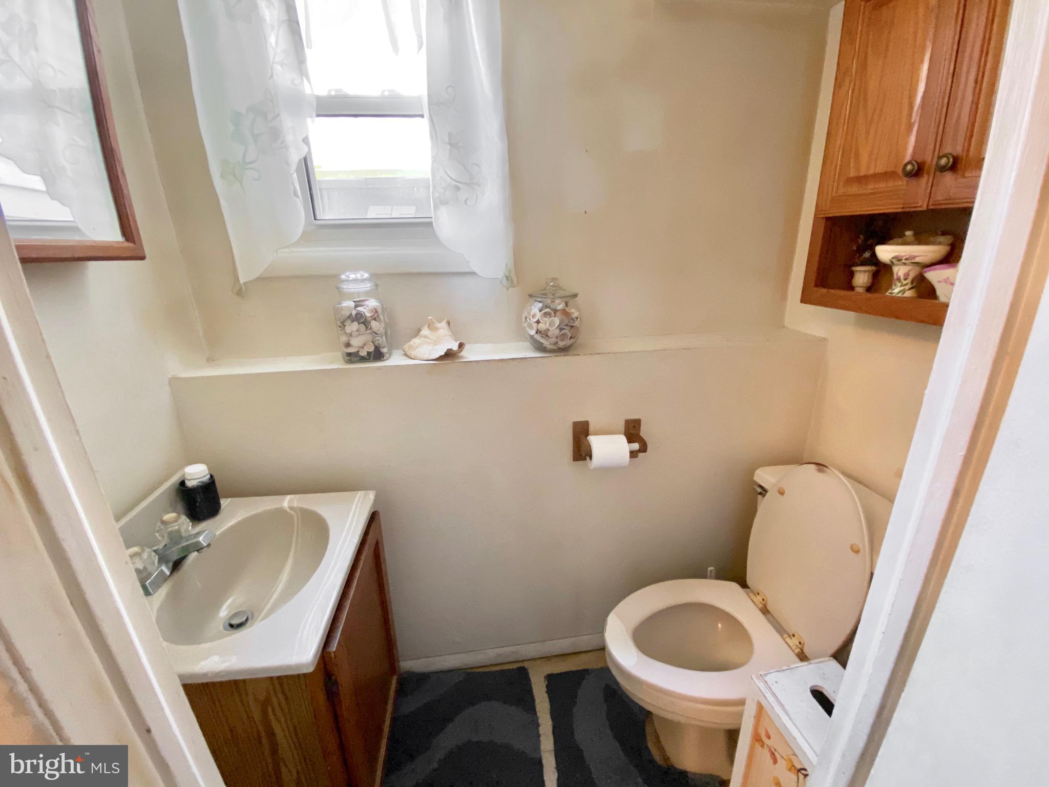 24 Carole Road Newark, DE 19713 - Photo 21 of 30 Half Bath