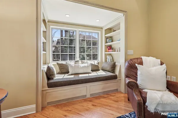 $1,095,000 | 132 Dimmig Road, Upper Saddle River, NJ 07458