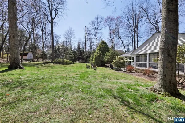 $1,095,000 | 132 Dimmig Road, Upper Saddle River, NJ 07458