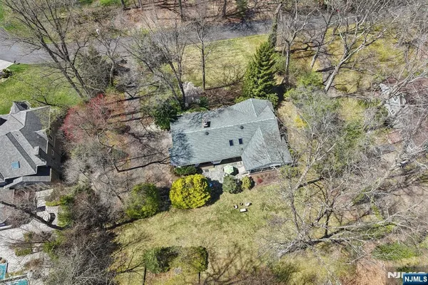 $1,095,000 | 132 Dimmig Road, Upper Saddle River, NJ 07458