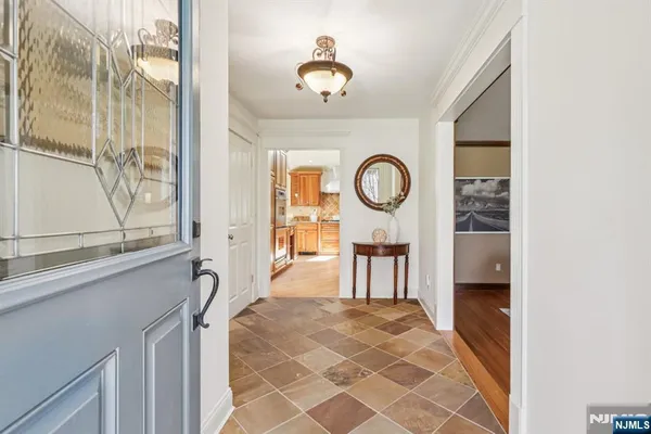 $1,095,000 | 132 Dimmig Road, Upper Saddle River, NJ 07458