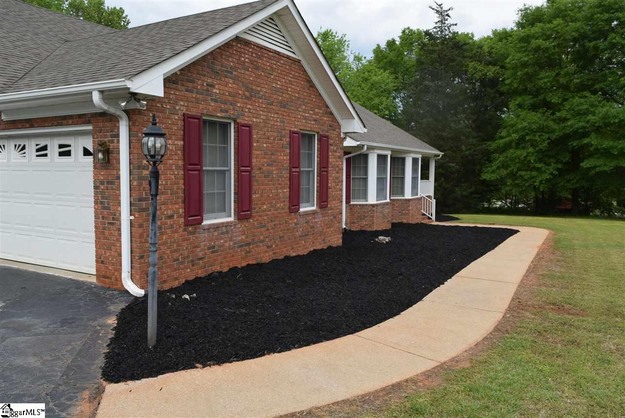 2319 Old Furnace Road Boiling Springs, SC 29316 - Photo 4 of 35 Gallery Image 4