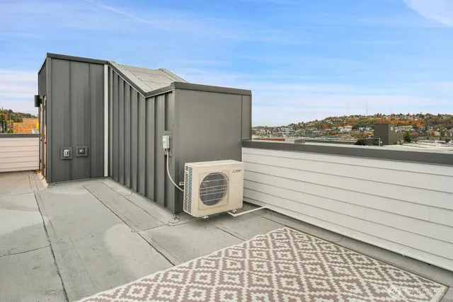 $1,299,990 | 261 East Louisa Street, Seattle, WA 98102