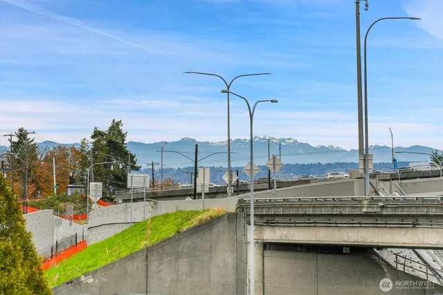 $1,299,990 | 261 East Louisa Street, Seattle, WA 98102