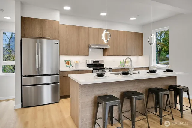 $1,299,990 | 261 East Louisa Street, Seattle, WA 98102