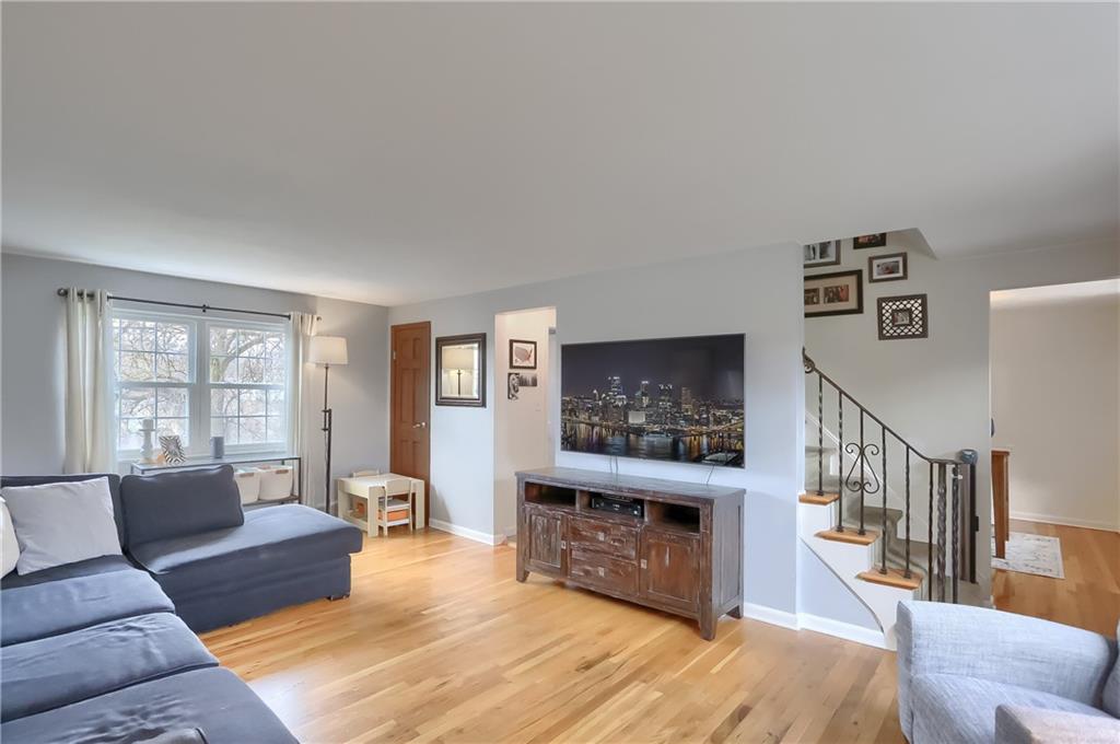 337 Orchard Spring Road Pittsburgh, PA 15220 - Photo 11 of 50 Gallery Image 11