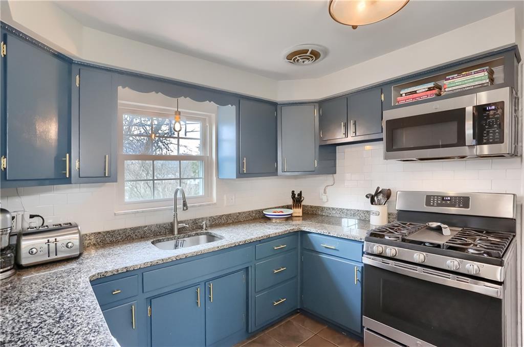 337 Orchard Spring Road Pittsburgh, PA 15220 - Photo 17 of 50 Gallery Image 17