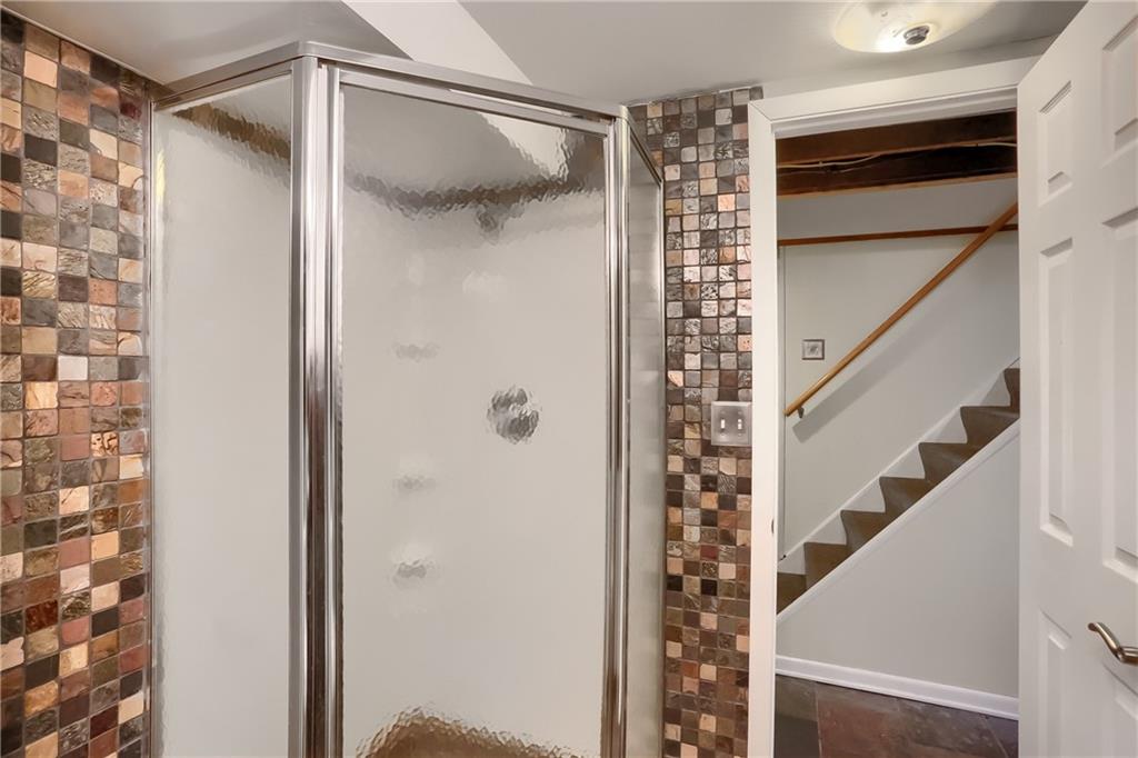 337 Orchard Spring Road Pittsburgh, PA 15220 - Photo 36 of 50 Gallery Image 36