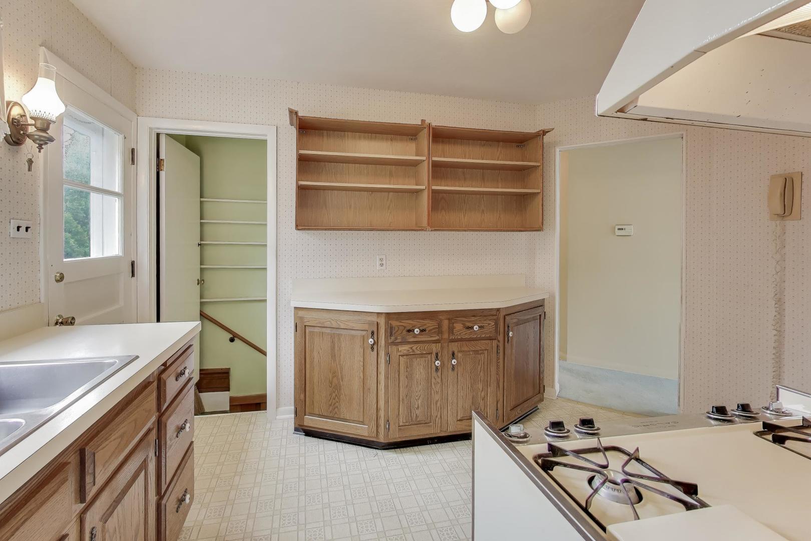 320 North Prospect Manor Avenue Mount Prospect, IL 60056 - Photo 12 of 36