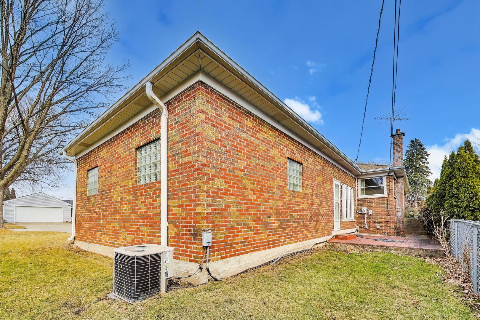 320 North Prospect Manor Avenue Mount Prospect, IL 60056 - Photo 32 of 36