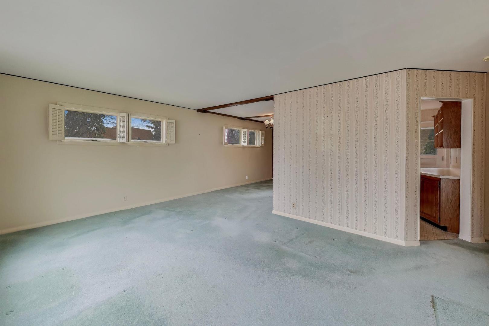 320 North Prospect Manor Avenue Mount Prospect, IL 60056 - Photo 4 of 36