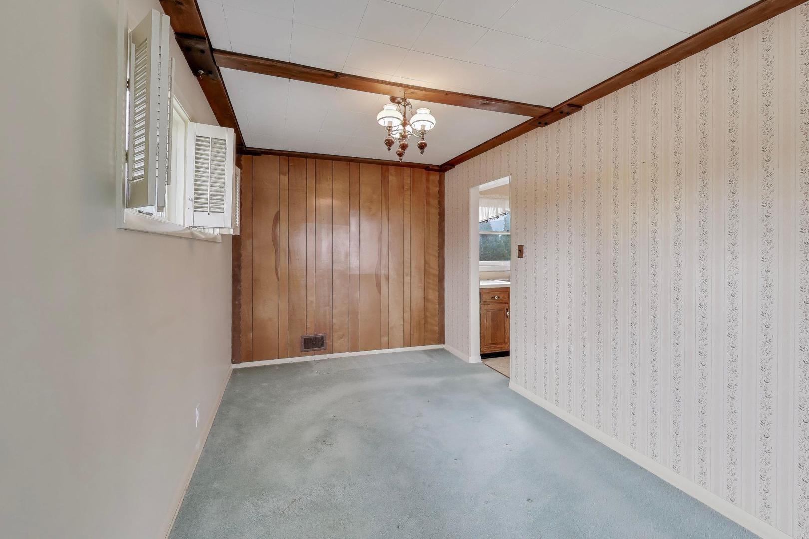 320 North Prospect Manor Avenue Mount Prospect, IL 60056 - Photo 8 of 36