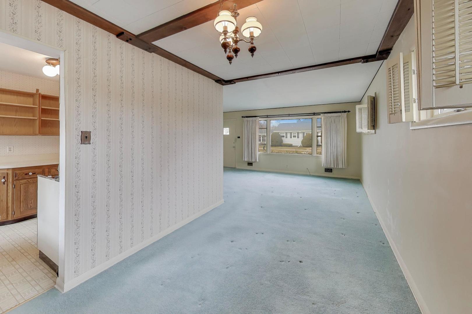 320 North Prospect Manor Avenue Mount Prospect, IL 60056 - Photo 9 of 36