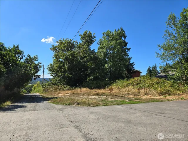 $650,000 | 3106 Talbot Road South, Renton, WA 98055