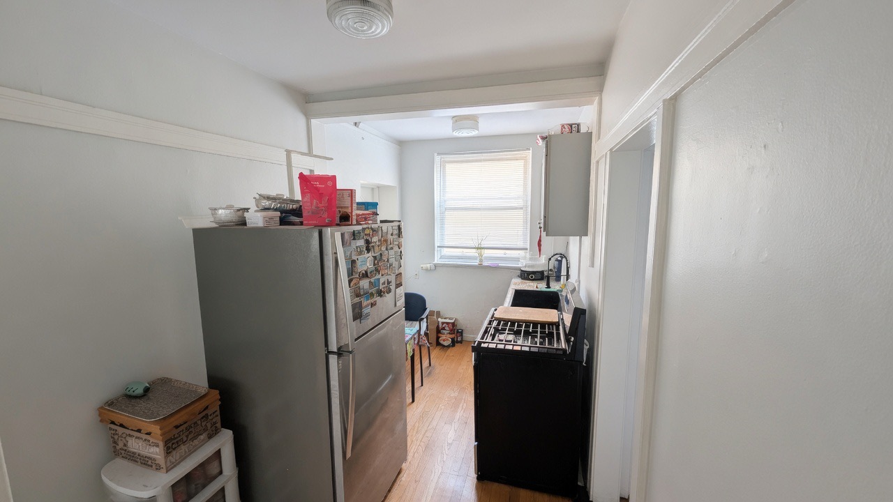 1222 West Victoria Street, Unit 2 Chicago, IL 60660 - Photo 2 of 9