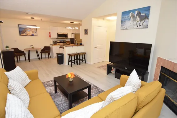 $2,100 | 10263 Gandy Boulevard North, Unit 414, St. Petersburg, FL 33702