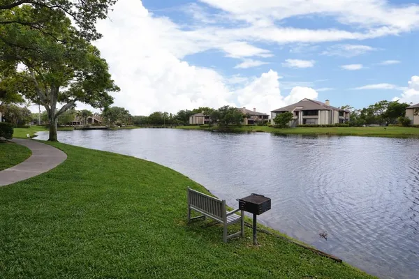 $2,100 | 10263 Gandy Boulevard North, Unit 414, St. Petersburg, FL 33702