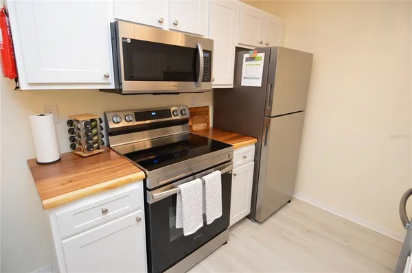 $2,100 | 10263 Gandy Boulevard North, Unit 414, St. Petersburg, FL 33702
