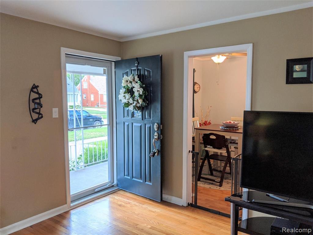 13357 Rosedale Street Southgate, MI 48195 - Photo 3 of 37