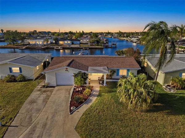 $390,000 | 6521 Leeside Isle, Hudson, FL 34667